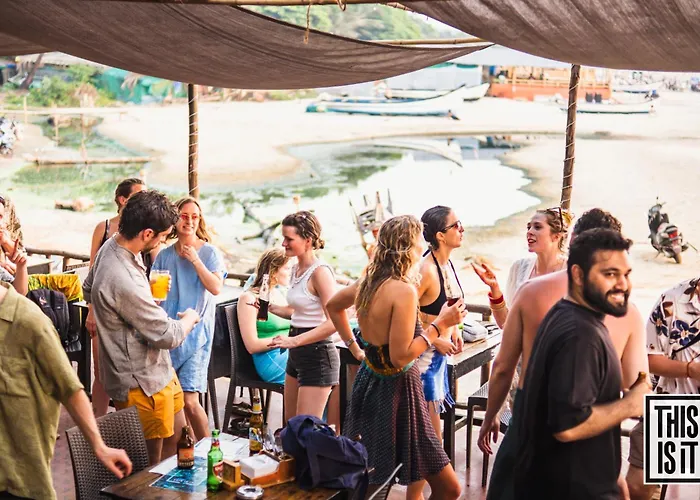 This Is It Beachfront - Rooms, Cafe & EventsHostel